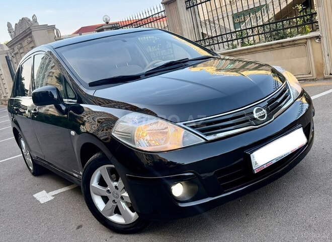 Nissan Tiida-3