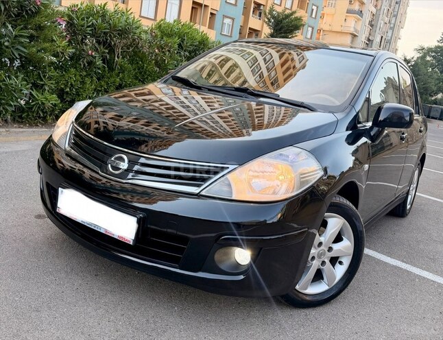 Nissan Tiida-5