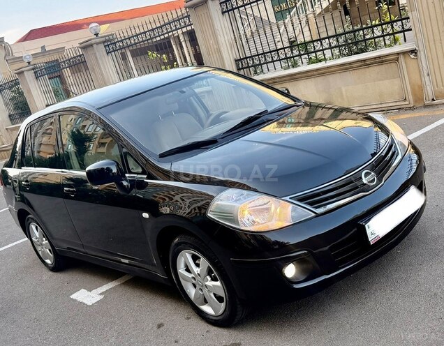 Nissan Tiida-4