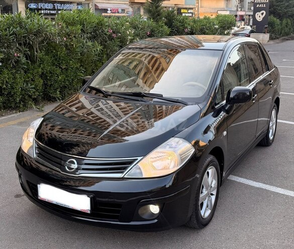 Nissan Tiida-2