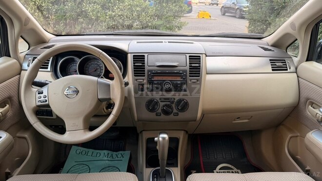 Nissan Tiida-9