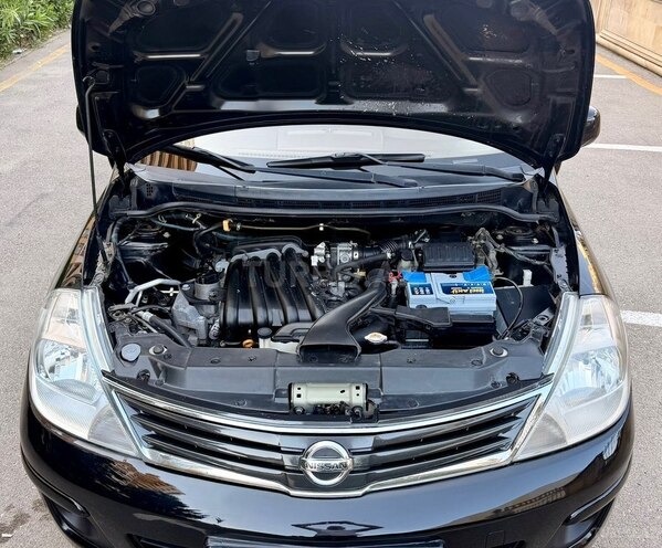 Nissan Tiida-7