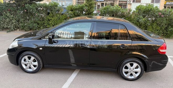 Nissan Tiida-20