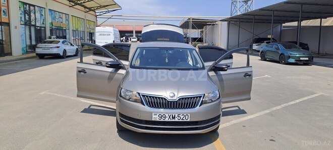 Skoda Rapid-1