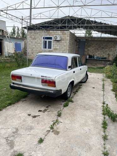 LADA (VAZ) 2107-2