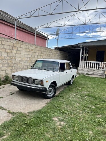 LADA (VAZ) 2107-4