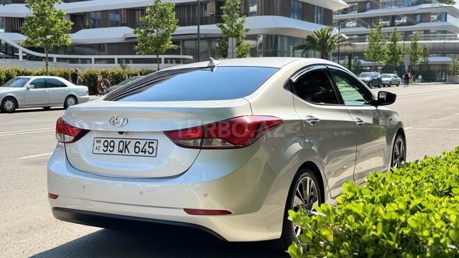 Hyundai Avante-12