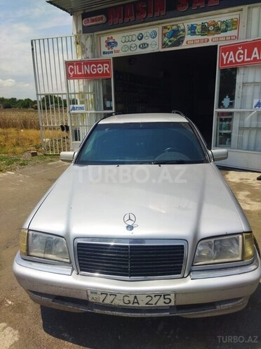 Mercedes C 220-1