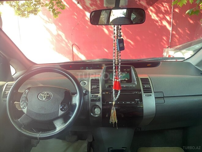 Toyota Prius-8