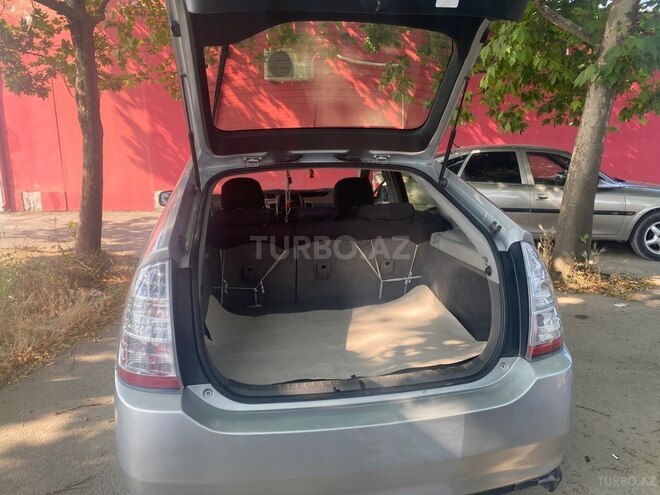 Toyota Prius-4