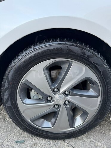 Hyundai Sonata-9