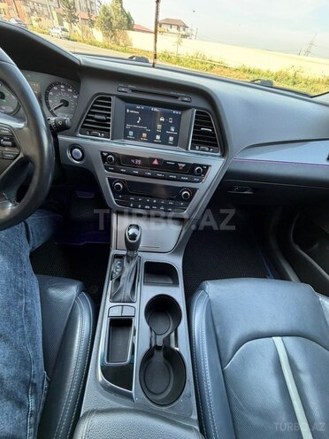 Hyundai Sonata-16