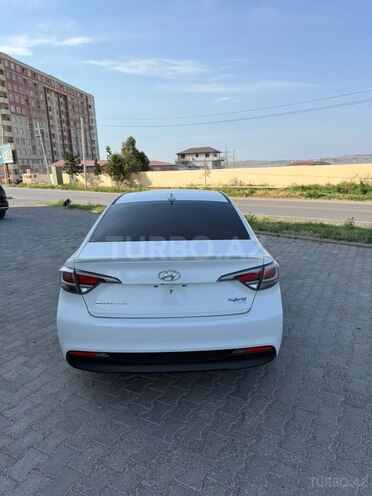 Hyundai Sonata-12