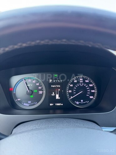 Hyundai Sonata-20