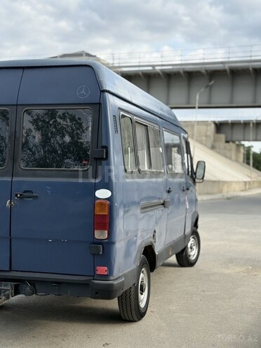 Mercedes 208 D-7