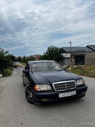 Mercedes C 200-1