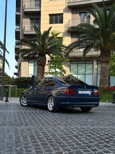 BMW 320-4