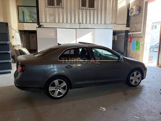 Volkswagen Jetta-5