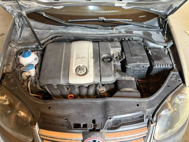 Volkswagen Jetta-9