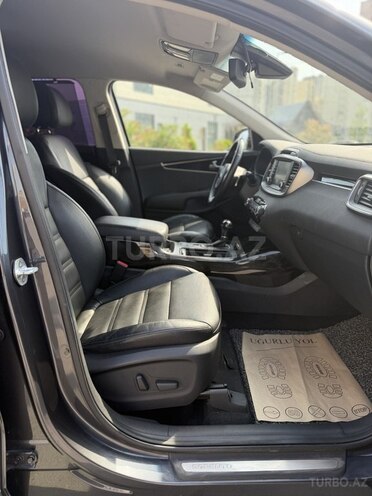 Kia Sorento-17