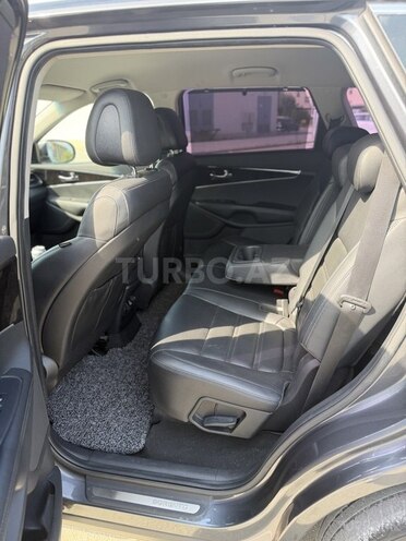 Kia Sorento-16