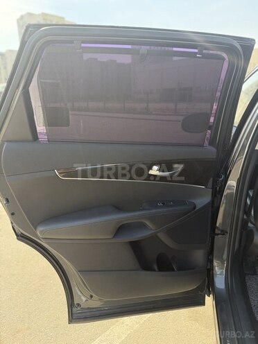 Kia Sorento-13