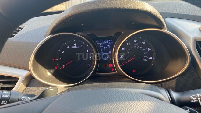 Hyundai Veloster-8