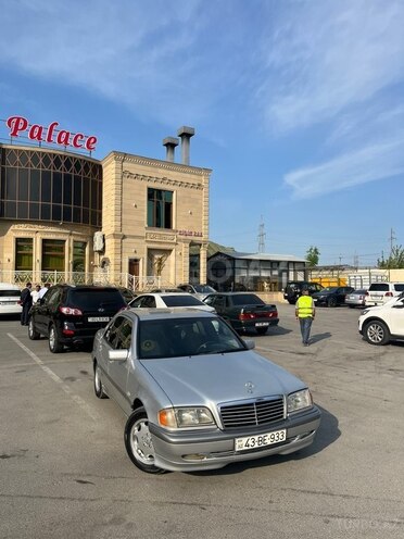 Mercedes C 200-1