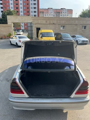 Mercedes C 200-17