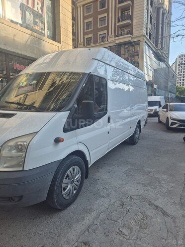 Ford Transit-3
