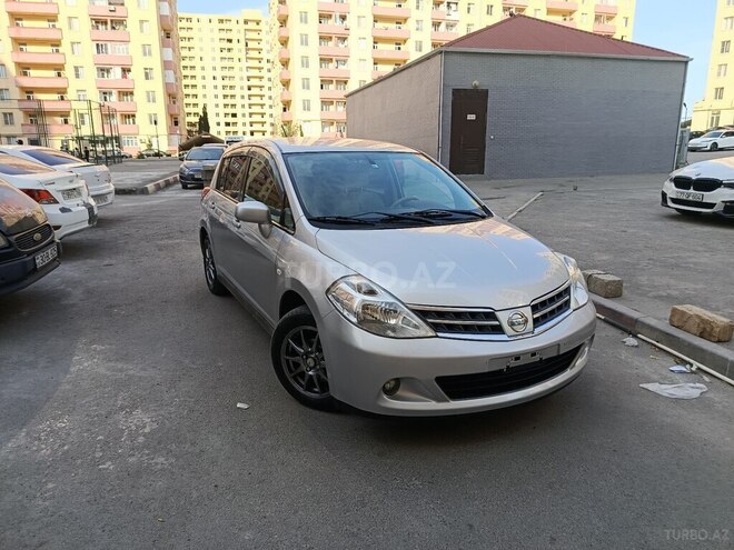 Nissan Tiida-1