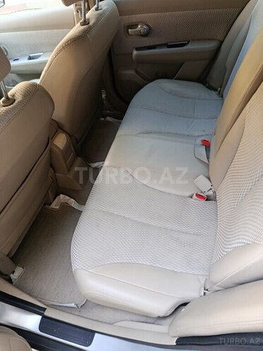 Nissan Tiida-7