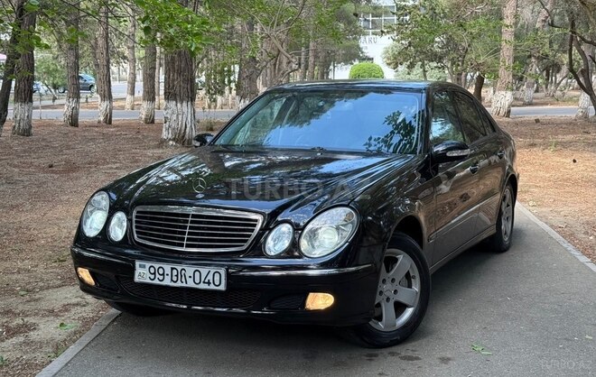 Mercedes E 240-1