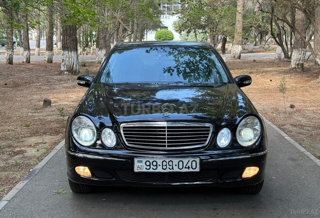 Mercedes E 240-4