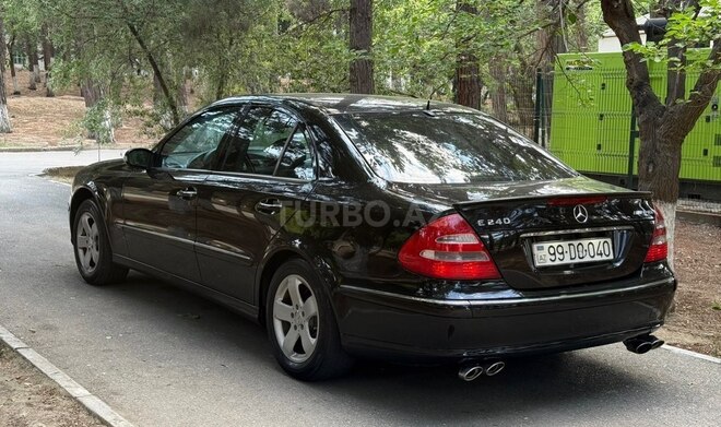 Mercedes E 240-8