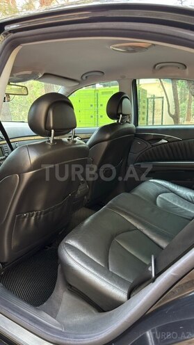 Mercedes E 240-13