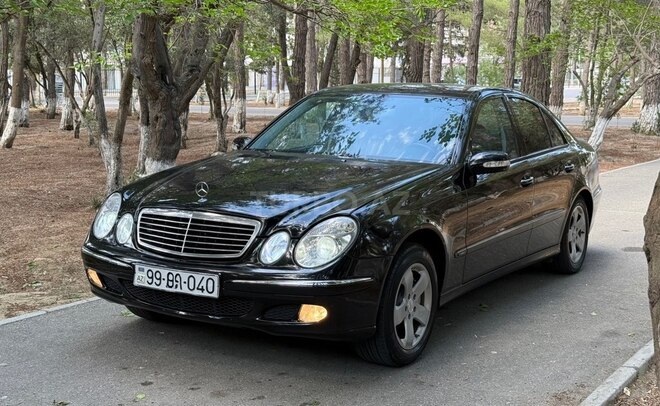 Mercedes E 240-3