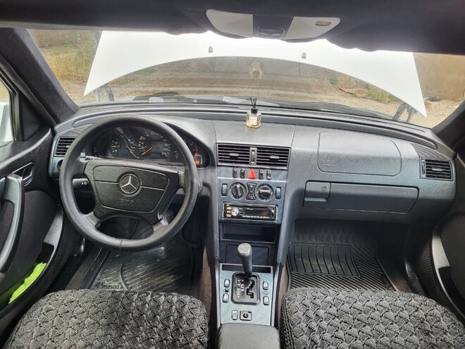 Mercedes C 220-17