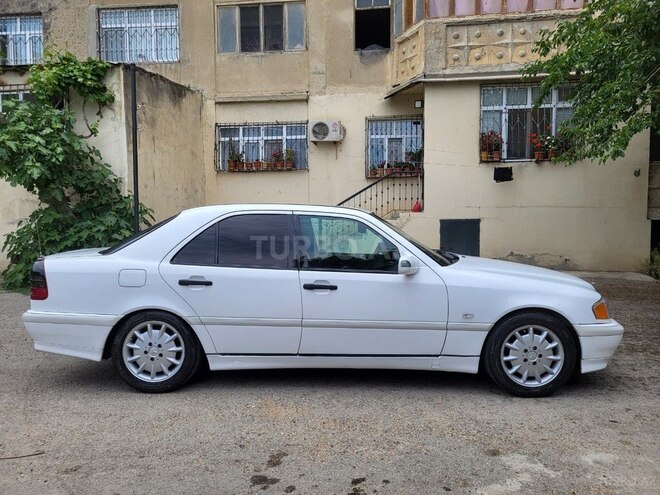 Mercedes C 220-11