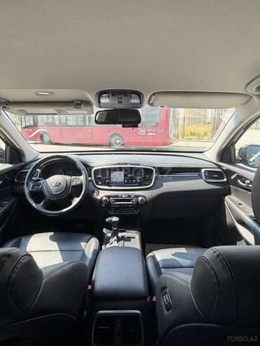 Kia Sorento-12
