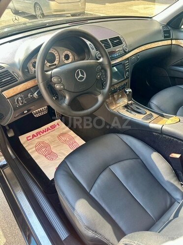 Mercedes E 350-11