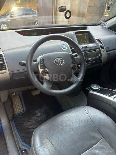 Toyota Prius-4