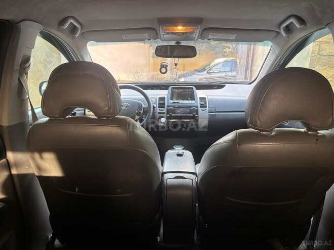 Toyota Prius-7