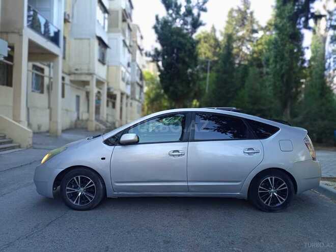 Toyota Prius-3