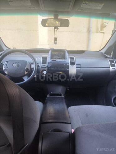 Toyota Prius-8