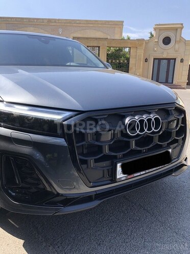 Audi Q7-3