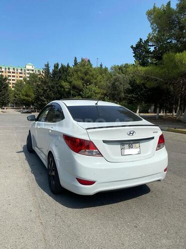 Hyundai Accent-9