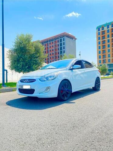 Hyundai Accent-5