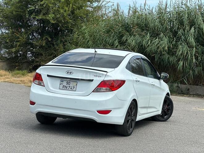 Hyundai Accent-10
