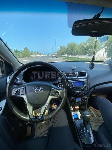 Hyundai Accent-6